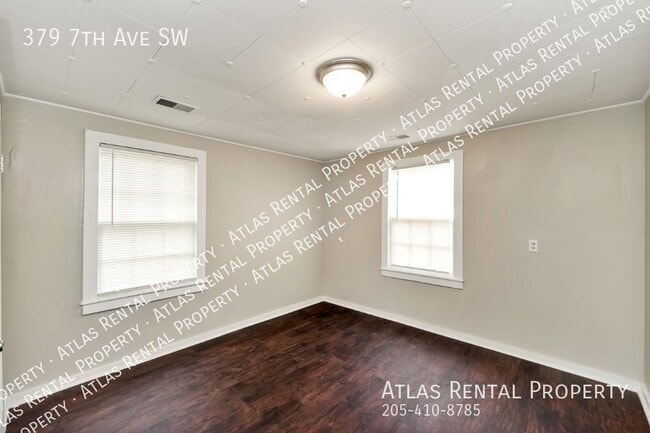 Building Photo - 379 7th Ave SW