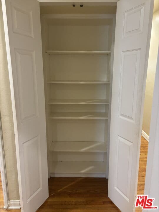 Building Photo - 117 Kings Rd