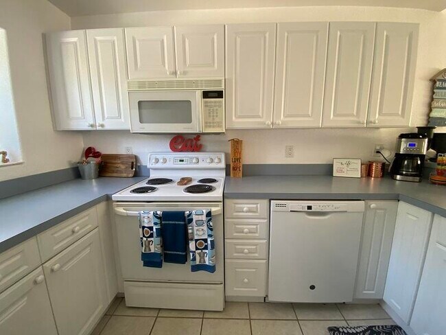 Building Photo - 343 Ocean Park Ln