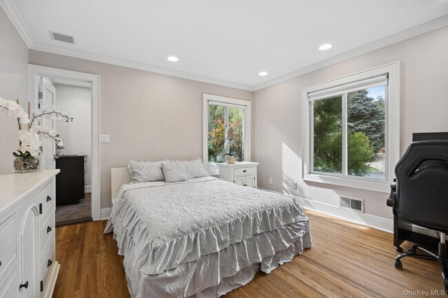 Building Photo - 4 Mohican Trail