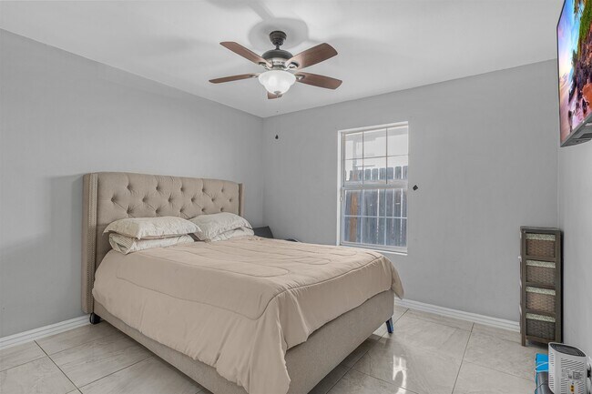 Building Photo - 1629 Sweden Ln