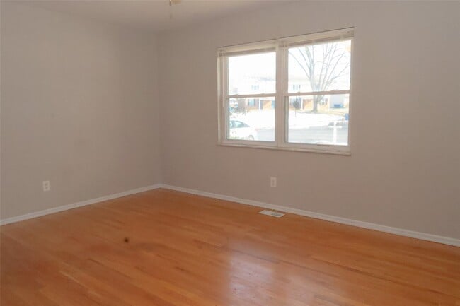 Building Photo - 835 Cole Blvd