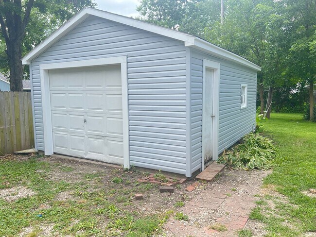 Building Photo - 511 N Garfield Ave