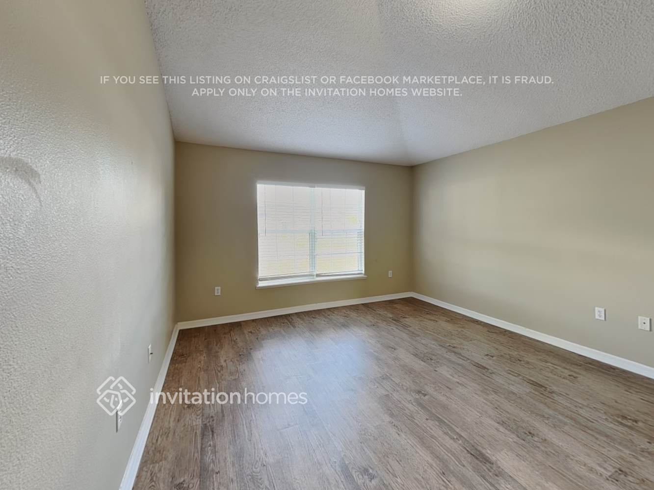 Building Photo - 1130 St Tropez Ct