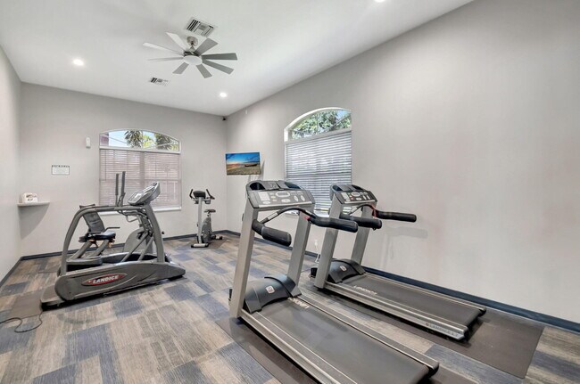 Building Photo - 5063 Ventura Dr
