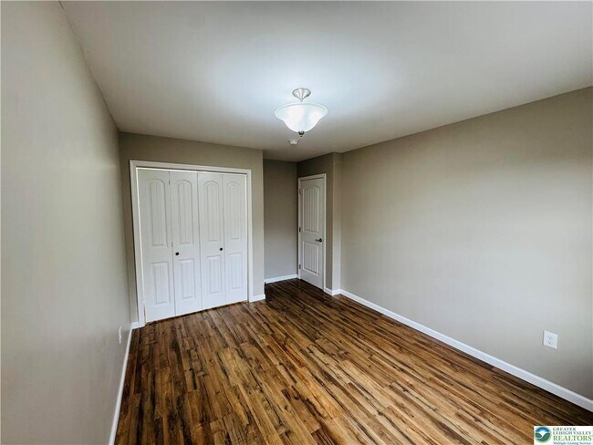 Building Photo - 2671 Levans Rd