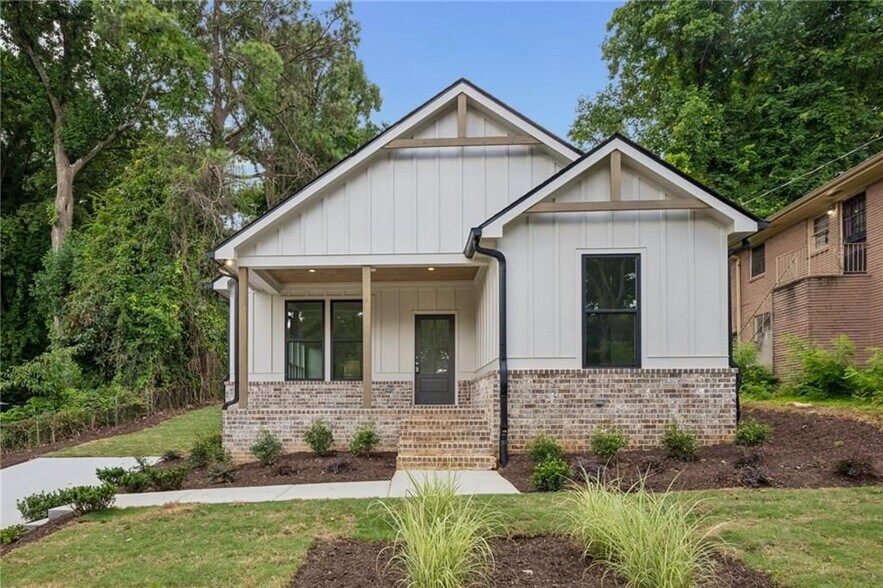 Building Photo - 2050 Morehouse Dr NW