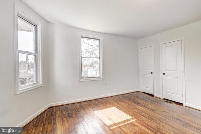 Building Photo - 2805 Hamilton Ave