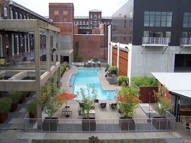 Building Photo - 1350 Rosa L Parks Blvd