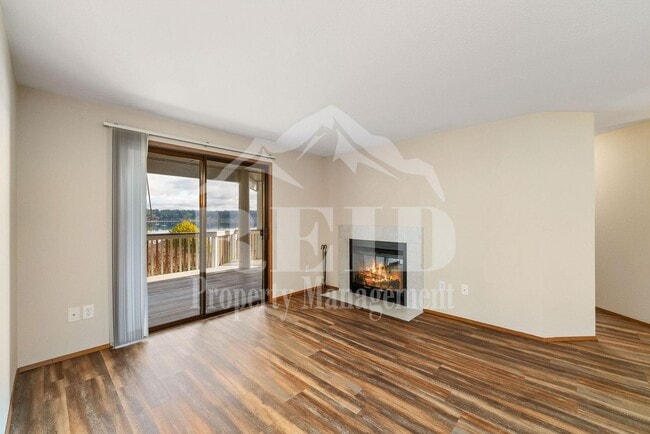 Building Photo - Water view 4 plex close to Silverdale and ...