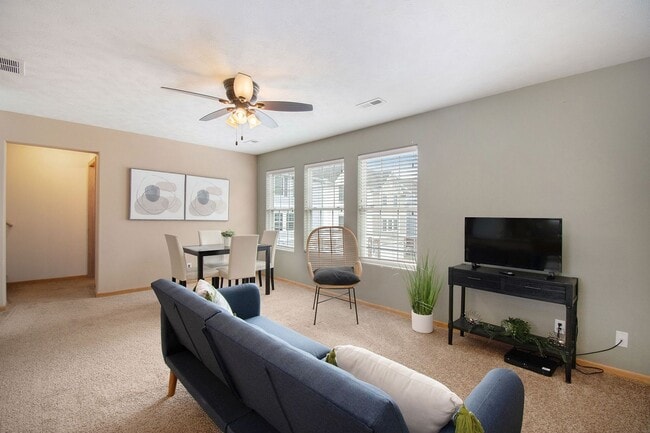 Building Photo - Clean Northwest 2 bed 2 Bath 2 Car Garage ...