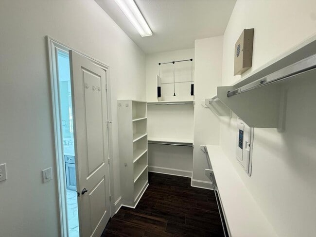 Building Photo - 10760 Craighead Dr