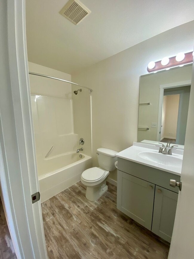 Building Photo - Beautiful home in highly sought after CDA ...