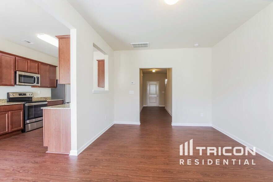 Building Photo - 2058 Aragon Lane