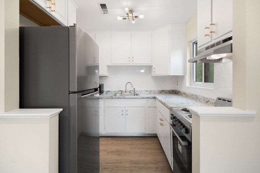 Kitchen - 151 Chestnut St