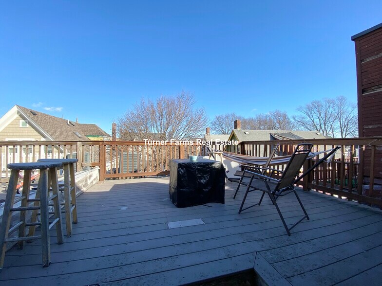 Building Photo - 43 Hillside St