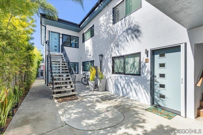 Building Photo - 810 G Ave