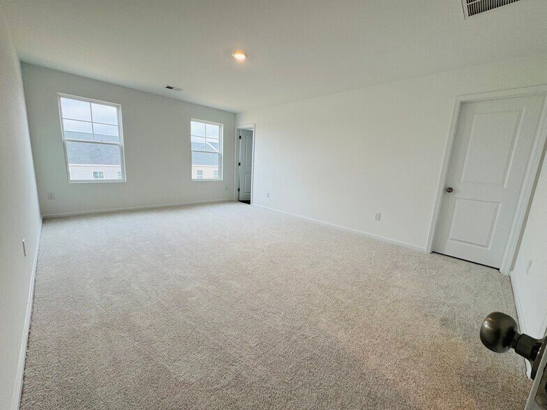 Building Photo - 66 Florida St