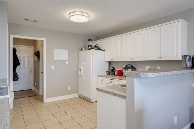 Building Photo - 4516 Logans Way