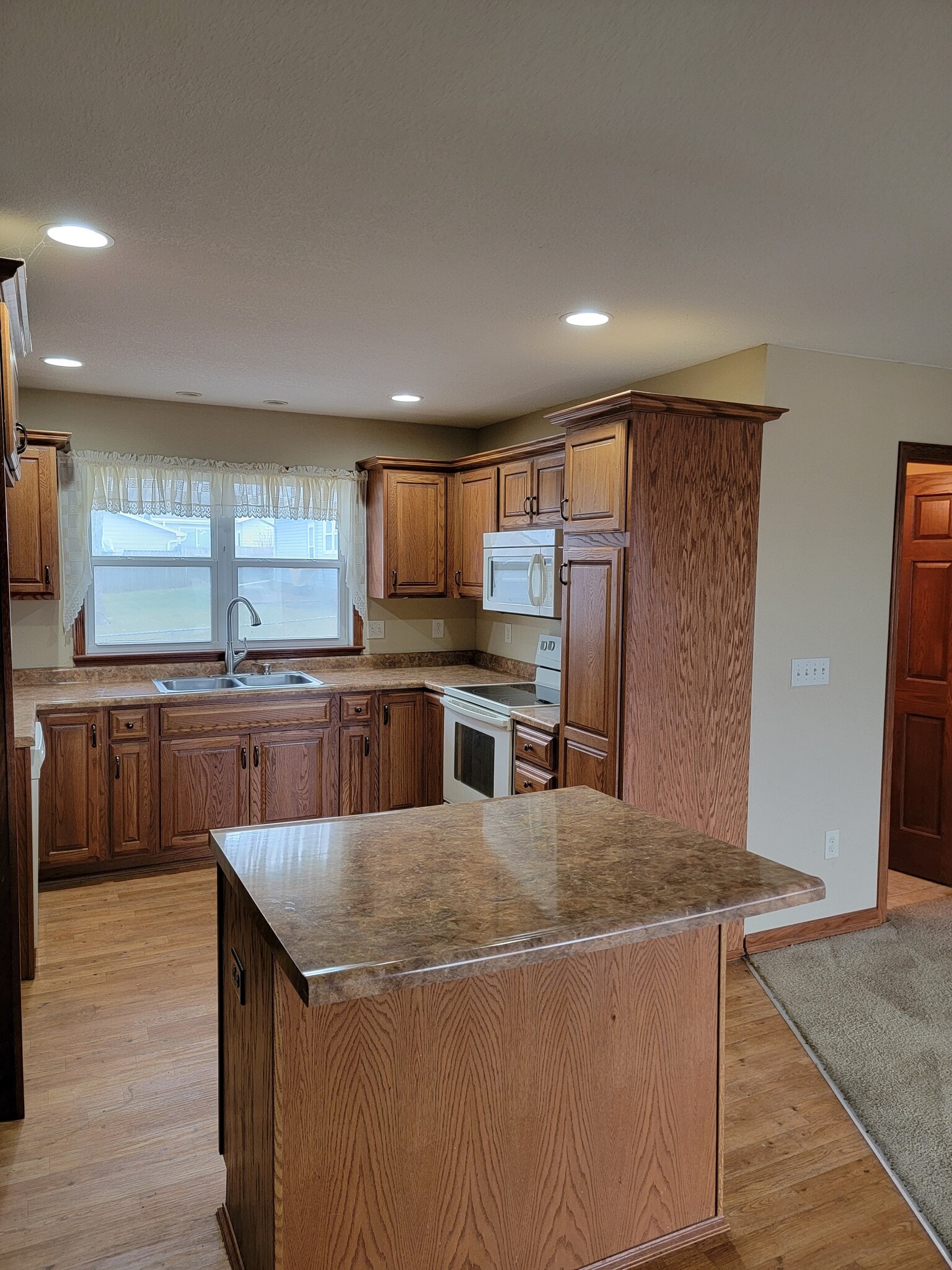 Building Photo - 8217 Leisure Ln