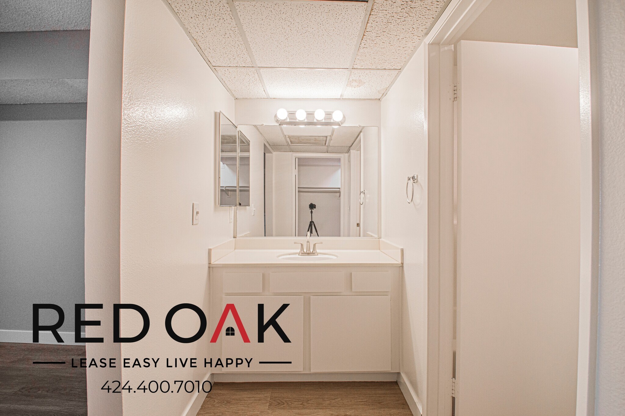 Building Photo - 8309 Cedros Ave