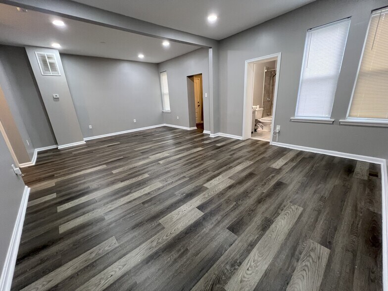 Building Photo - 3320 Gwynns Falls Pky