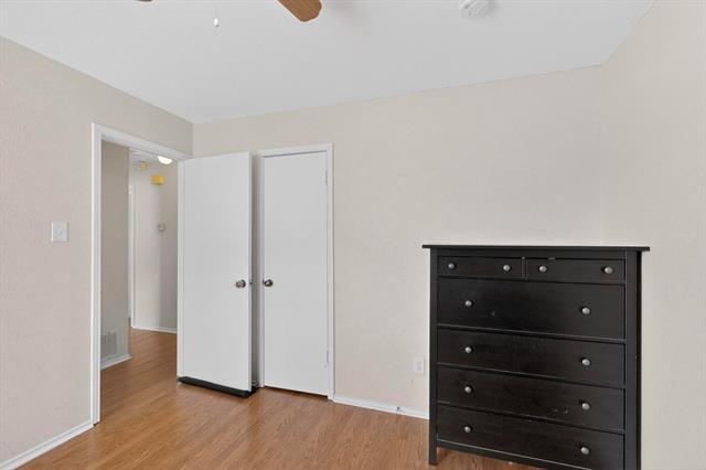 Building Photo - 594 King Cir