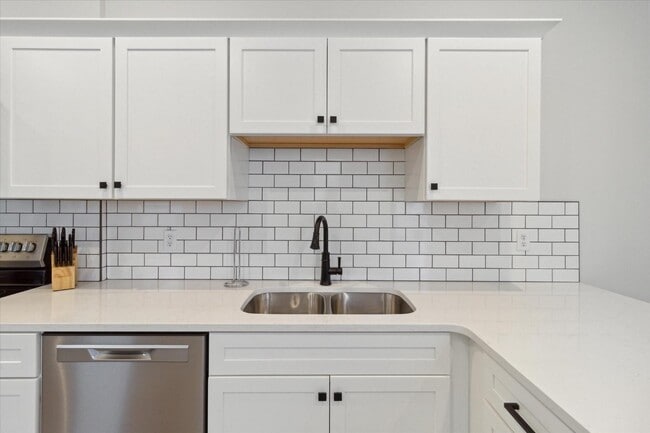 Building Photo - 1164 Terrace St