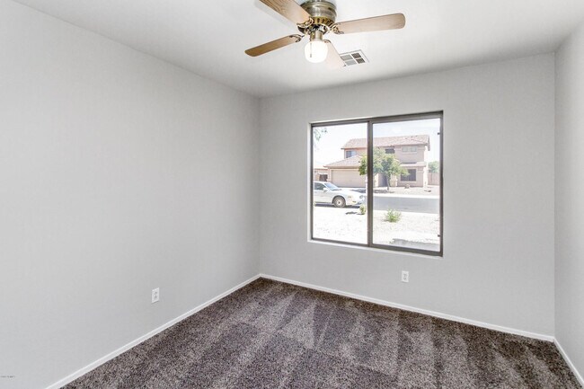 Building Photo - 1478 E 10th Pl