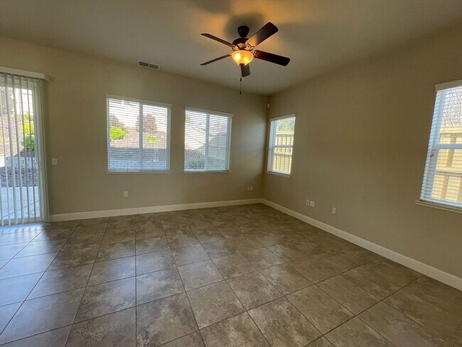 Building Photo - Stunning 4-Bedroom, 3-Bath Home – Available Now!