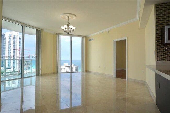 Building Photo - 200 Sunny Isles Blvd