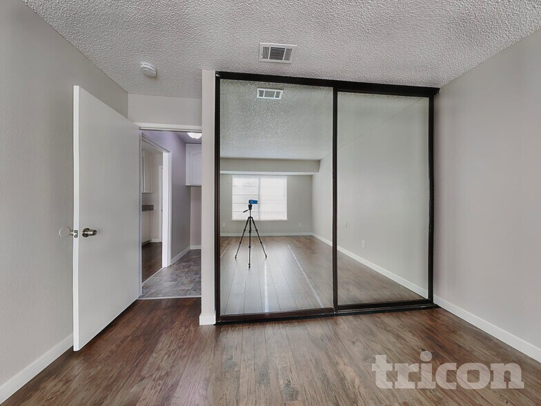 Building Photo - 607 Placer Ln