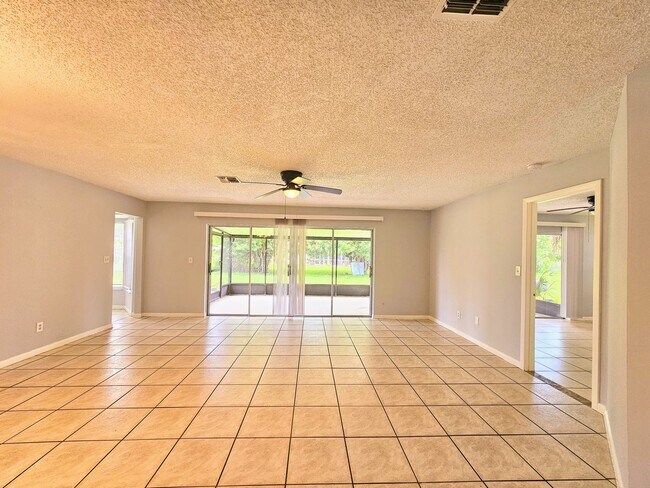 Building Photo - Beautifully Maintained 3-Bedroom Home with...