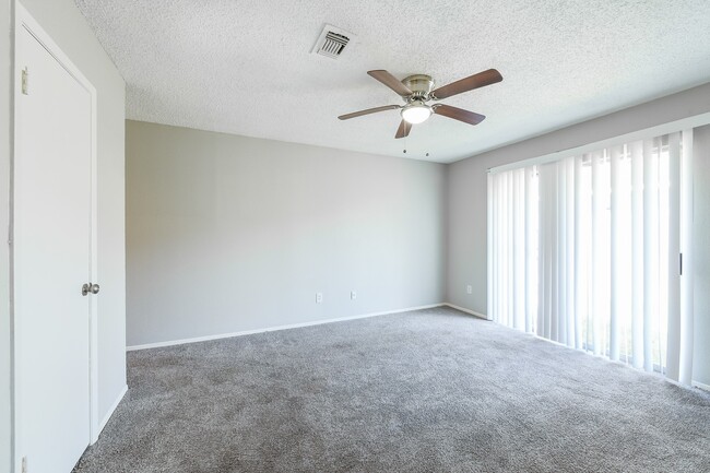 Building Photo - 13630 Alon Ln