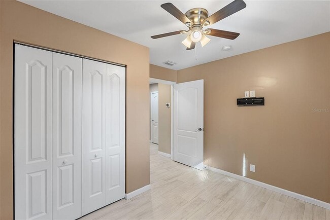 Building Photo - 5080 Oaklawn Ln