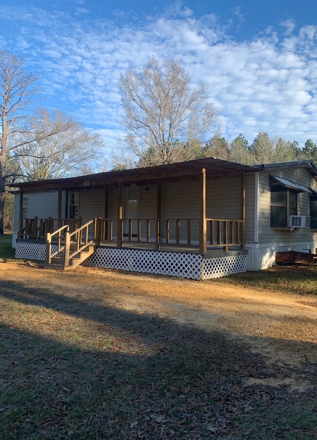 Building Photo - Homestead