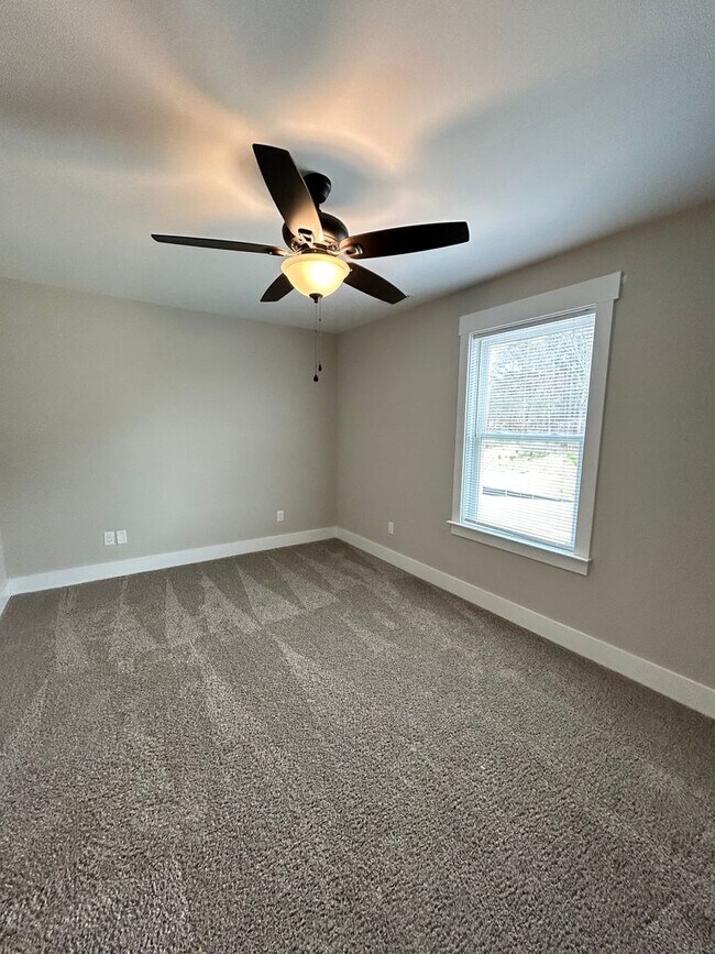 Building Photo - Beautiful New Build 4 Bed, 2.5 Bath, 2 Car Garage - Community Pool & Walking Trail!
