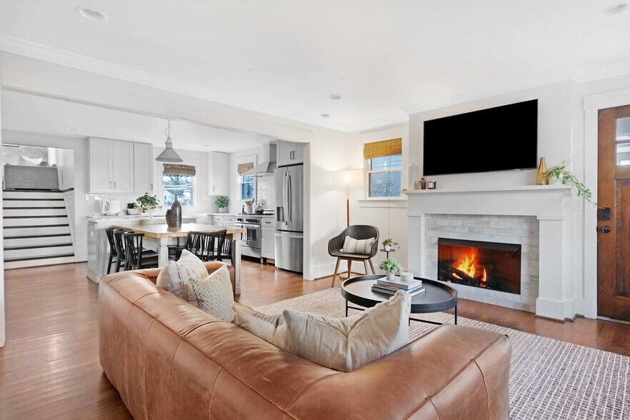 Primary Photo - 1701 Neal Terrace