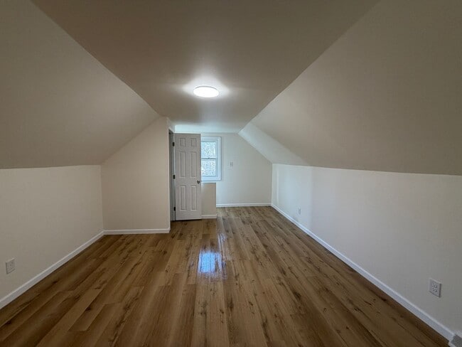 Building Photo - Quiet Neighborhood Updated 3BR Townhouse in Lancaster