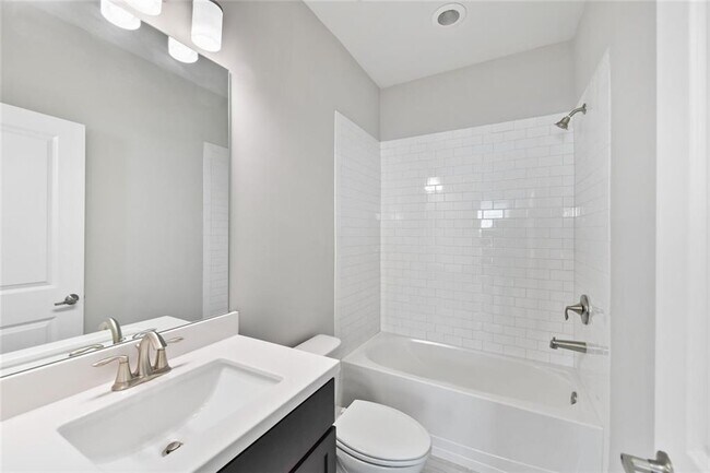 Building Photo - 712 Alden Dr