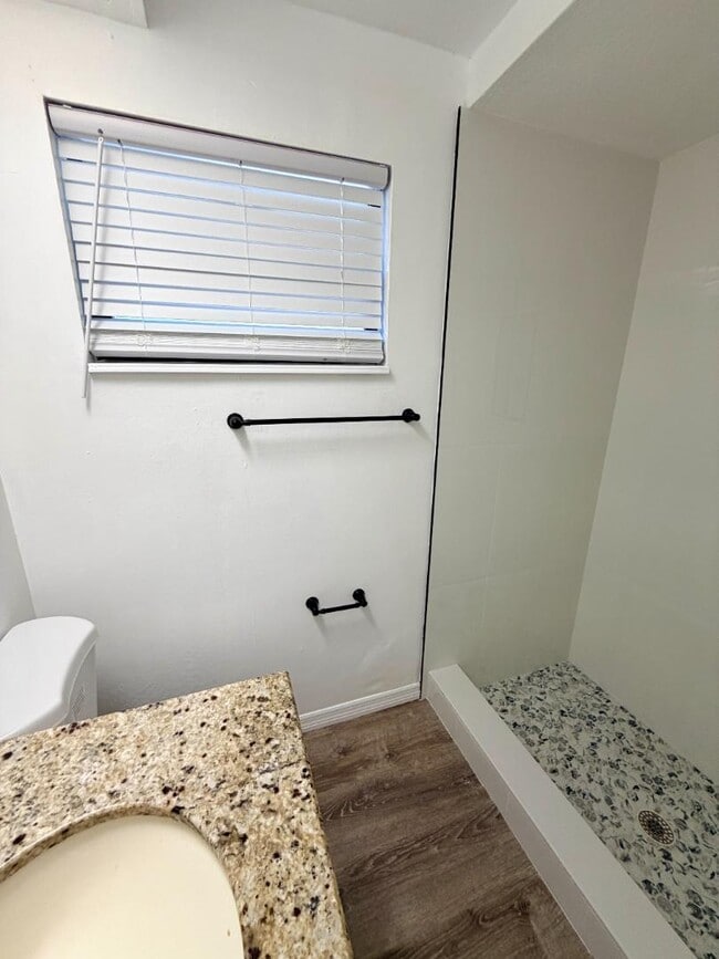 Building Photo - 4042 Boulder Dr