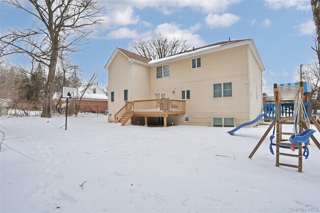 Building Photo - 160 Saddle River Rd