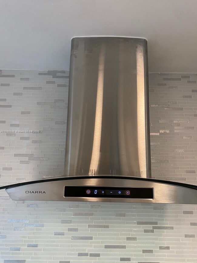 Building Photo - 2539 S Bayshore Dr