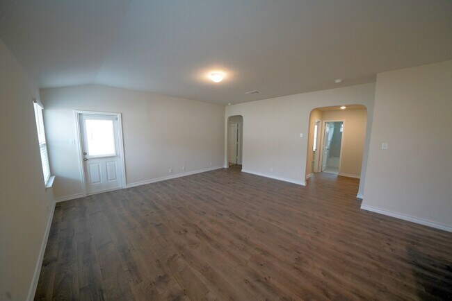 Building Photo - Newly Built Home in Red River Ranch Neighborhood of Cibolo, TX Realtor Commission: $500