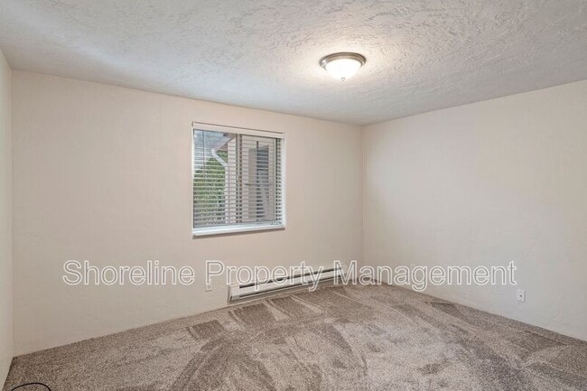 Building Photo - 2110 Brittany Ln