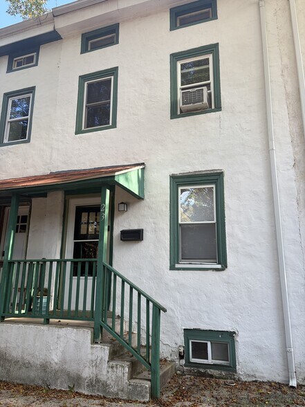 Building Photo - 23 Mill St