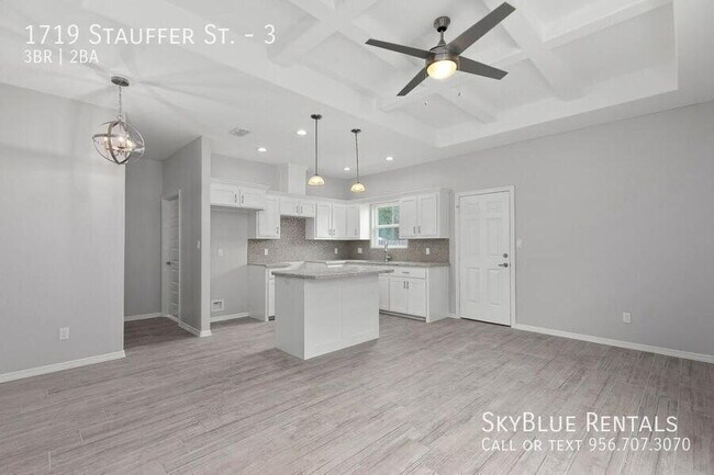 Building Photo - 1719 Stauffer St.-3
