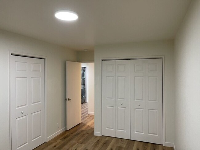 Building Photo - 85 Stenner St