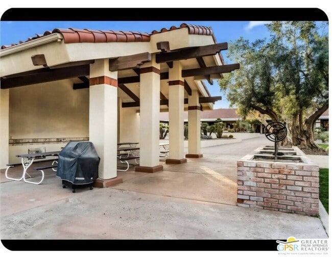 Building Photo - 15300 Palm Dr