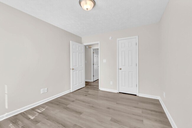 Building Photo - 1006 Bobcat Dr